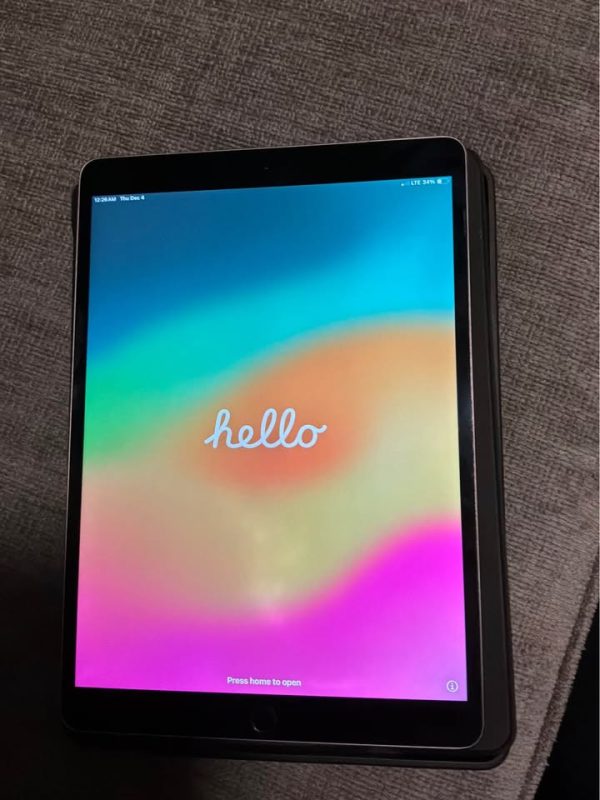 iPad Pro 10.5” with case WIFI + CELLULAR