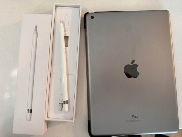6th gen iPad with Apple Pencil in perfect condition