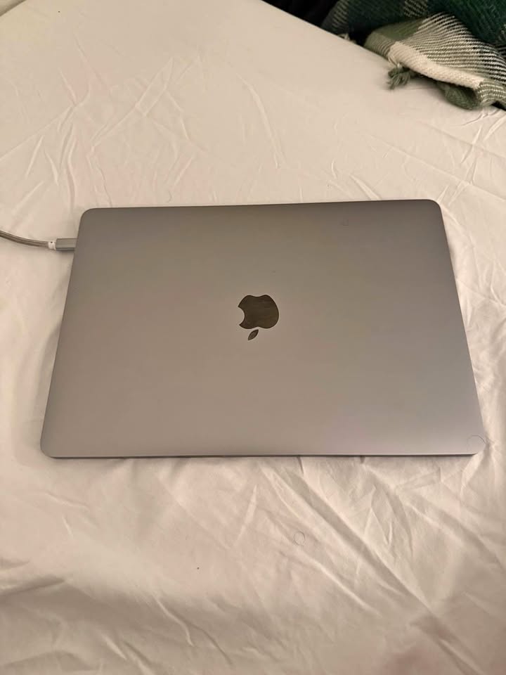 2019 MacBook Pro 1 2019 MacBook Pro