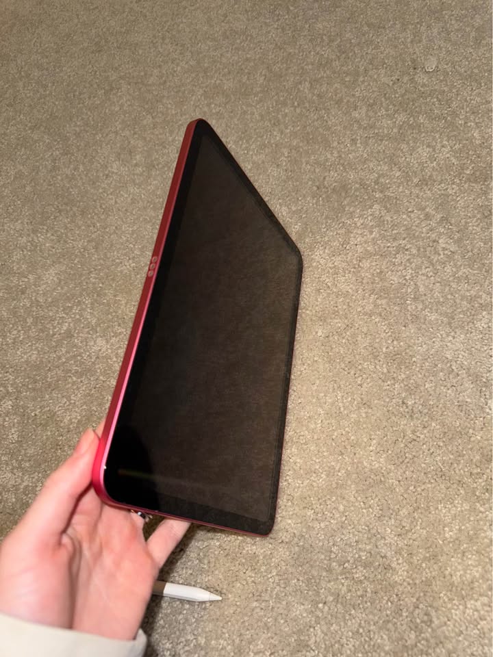 Apple iPad 11a-inch & Apple Pencil 1 Apple iPad 11a-inch & Apple Pencil