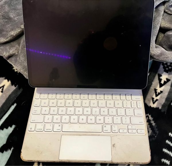 iPad Pro 11” w/ Accessories