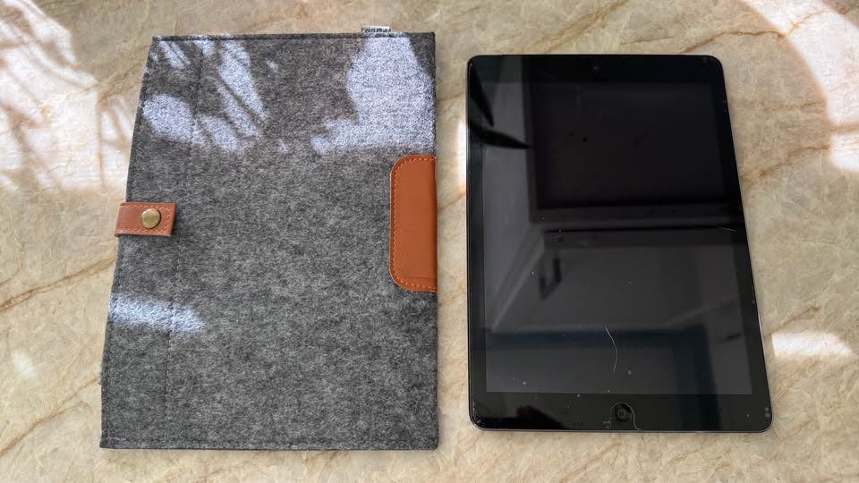 Apple IPad Air 1 - 9.7” Screen - Model A1475 - 16GB - Verizon 1 Apple IPad Air 1 - 9.7” Screen - Model A1475 - 16GB - Verizon