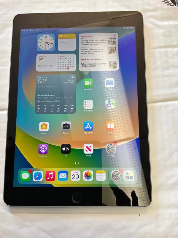 iPad 6th, 32 GB with WiFi