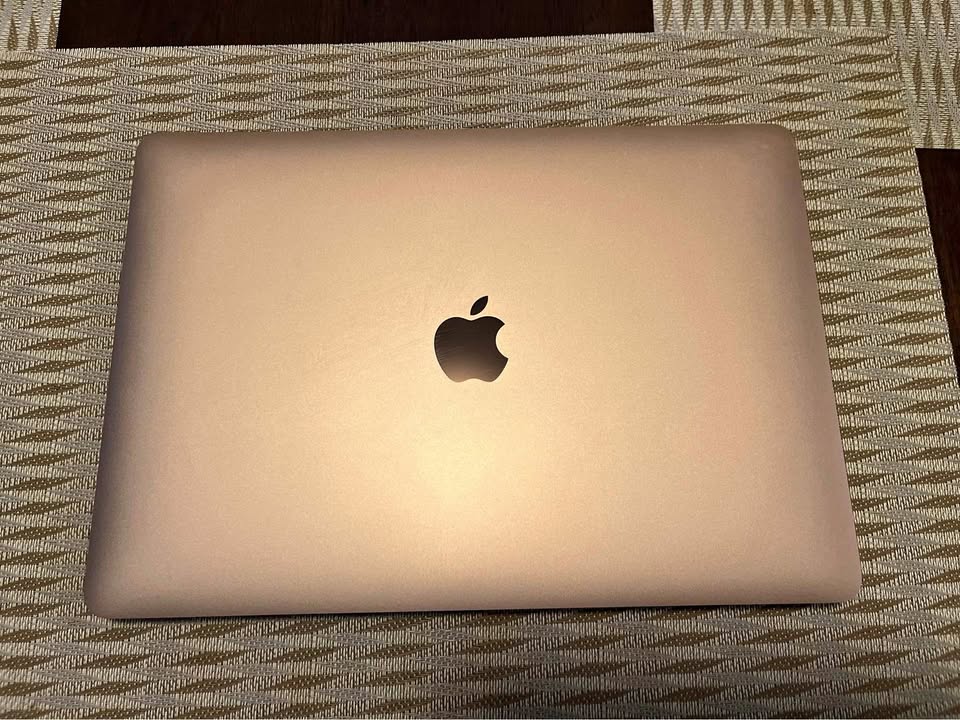 MacBook Air 13.3" Laptop - Apple M1 chip - 8GB Memory - 256GB SSD - Gold 3 MacBook Air 13.3" Laptop - Apple M1 chip - 8GB Memory - 256GB SSD - Gold