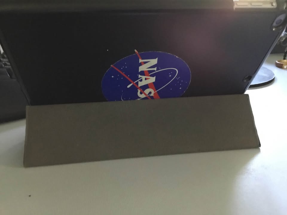 APPLE IPAD - AIR - perfect for someone new to using a device 3 APPLE IPAD - AIR - perfect for someone new to using a device