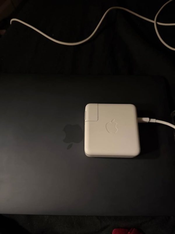MacBook Pro ( Excellent Condition)