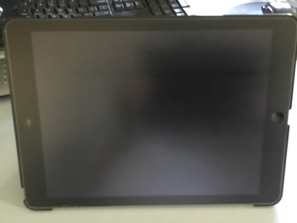 APPLE IPAD - AIR - perfect for someone new to using a device 4 APPLE IPAD - AIR - perfect for someone new to using a device