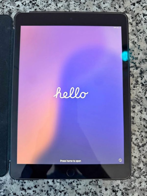 Apple iPad (9th Generation) 64GB, WiFi