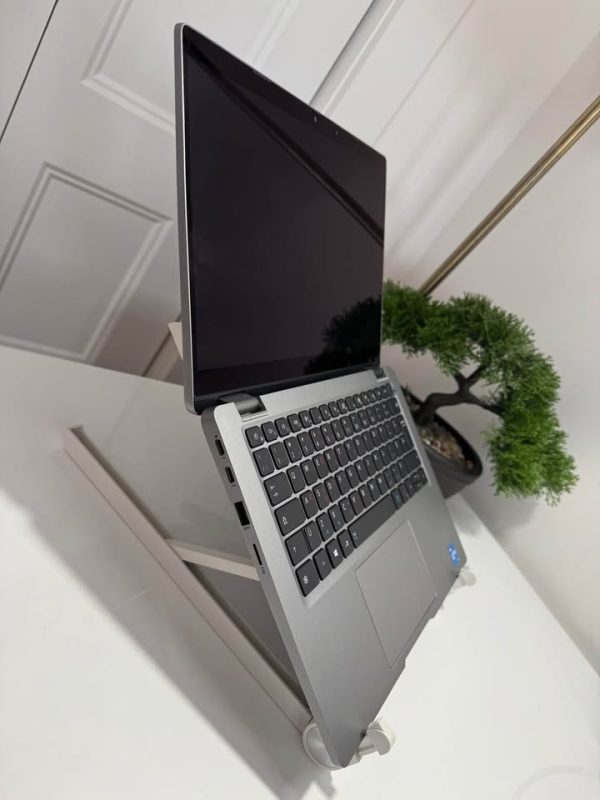 Dell Latitude 5320; i5 11Th; 16Go Ram; 256Go SSD.