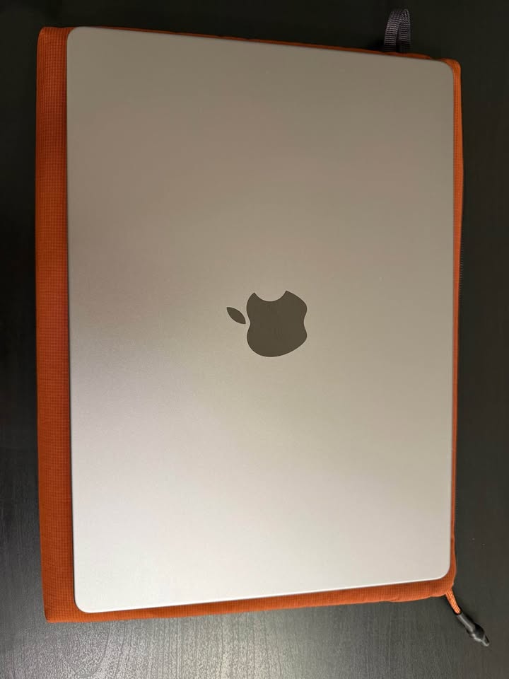 Macbook M3 pro 14.2” 7 Macbook M3 pro 14.2”