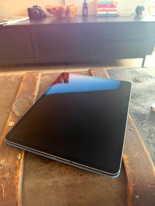 12.9” iPad Pro | Cellular & Wifi | 256gb