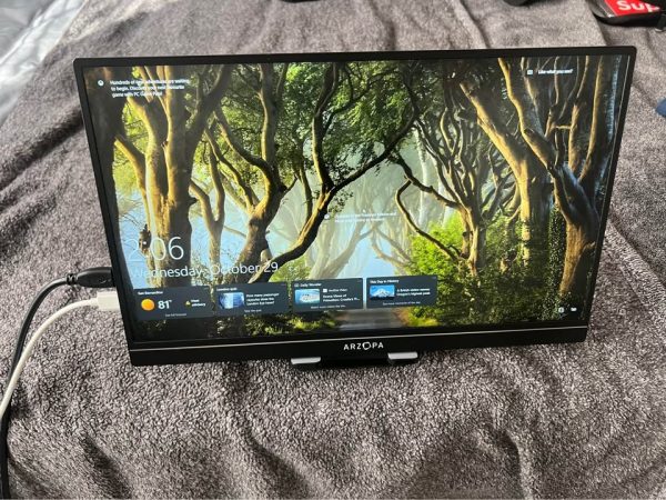 ASUS A17 Gaming Laptop 16GB ram upgrade (broken screen) + 15in Portable Monitor RYZEN 5 4600/GTX1650