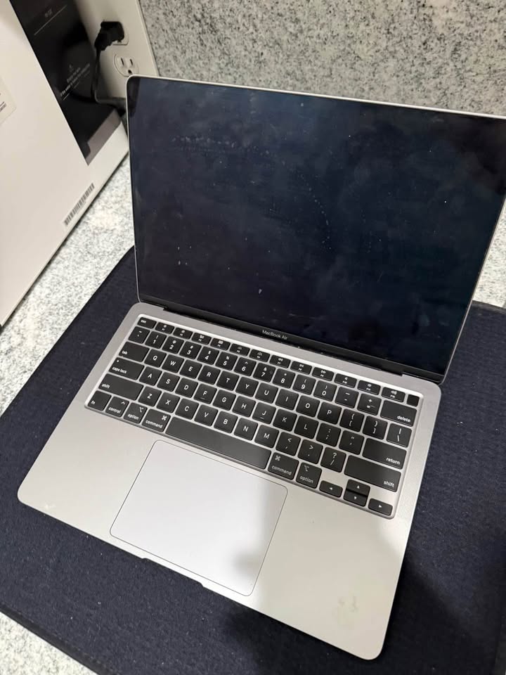 Apple MacBook Air Laptop 2020- Perfect Condition. Never Been Used - Specs in Pic 2 Apple MacBook Air Laptop 2020- Perfect Condition. Never Been Used - Specs in Pic