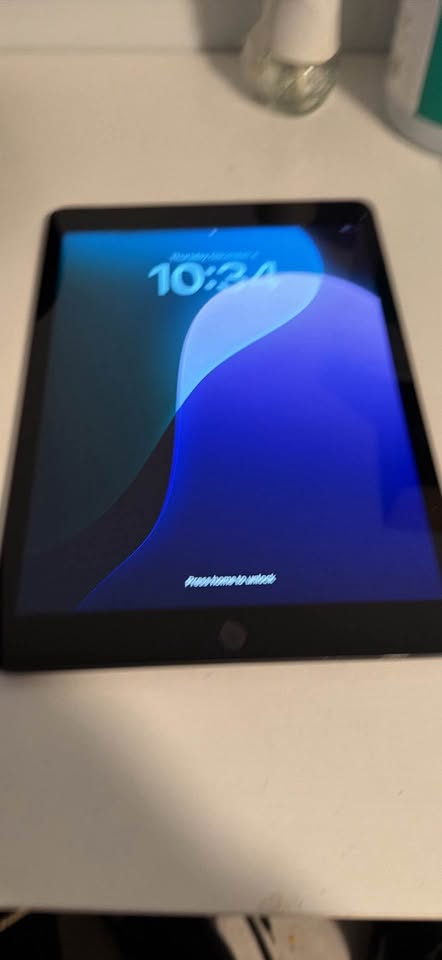 Apple iPad 2019 10.2 inches, Wi-Fi + Cellular, 32GB