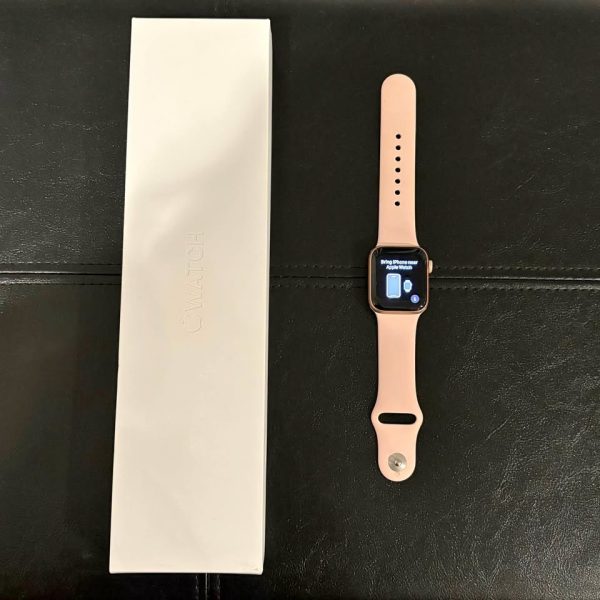 Apple Watch Series 6 (40 mm, Rose Gold, GPS Only)