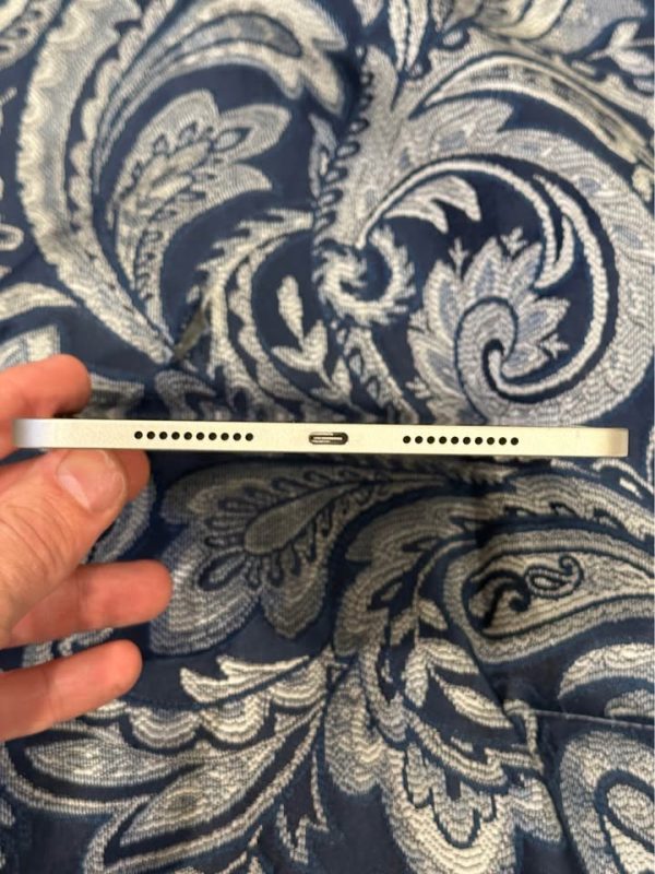 iPad Mini 6th Generation WiFi 64gb CLEAN