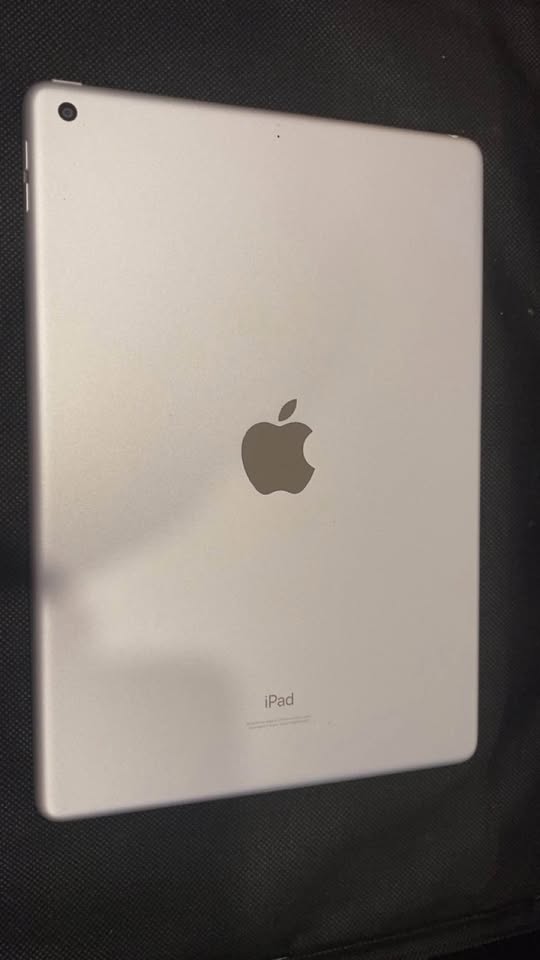 Apple IPad (9th Generation) PRICE IS NEGOTIABLE