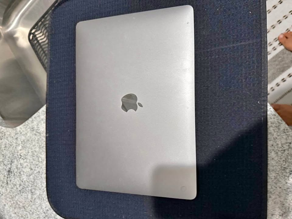 Apple MacBook Air Laptop 2020- Perfect Condition. Never Been Used - Specs in Pic 3 Apple MacBook Air Laptop 2020- Perfect Condition. Never Been Used - Specs in Pic