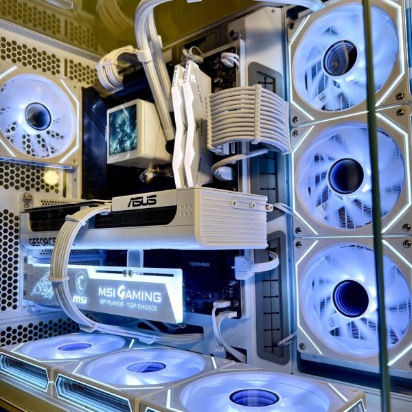 High End Gaming PC | R7 7800x3D | RTX 5070