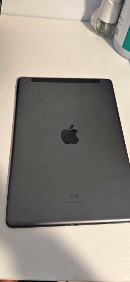 Apple iPad 2019 10.2 inches, Wi-Fi + Cellular, 32GB