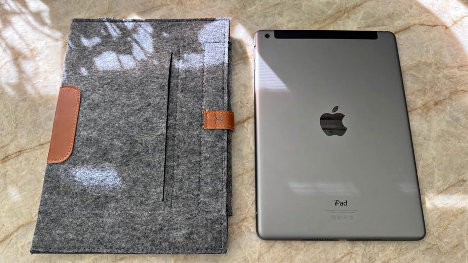 Apple IPad Air 1 - 9.7” Screen - Model A1475 - 16GB - Verizon 3 Apple IPad Air 1 - 9.7” Screen - Model A1475 - 16GB - Verizon