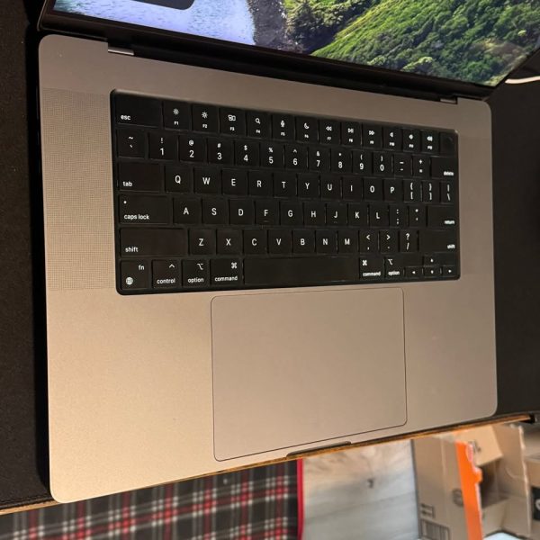 MacBook Pro 16