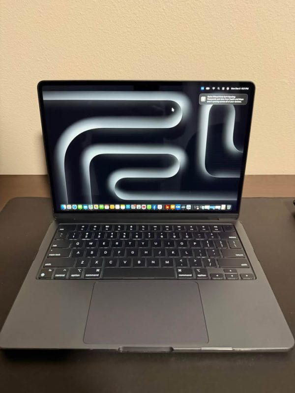 Apple 2024 MacBook Air 13-inch Laptop with M3 chip midnight color (or trade)