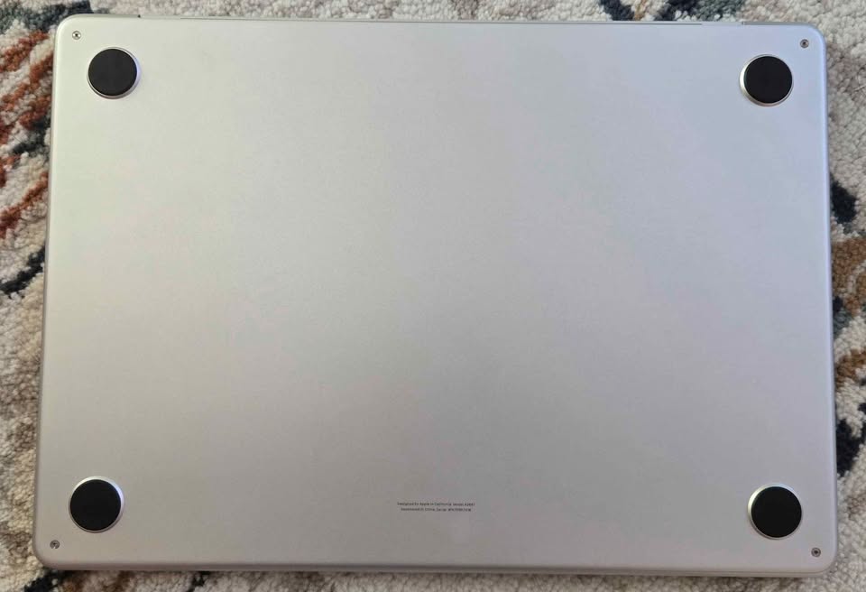 1TB MacBook Air M2, 2022 5 1TB MacBook Air M2, 2022