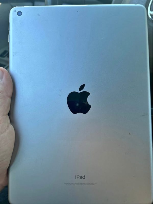 Apple Ipad 5th generation space gray (32gb)