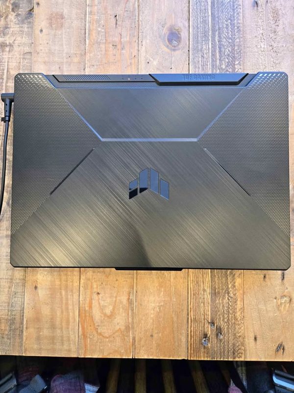 ASUS TUF Gaming A15 Laptop – Excellent Condition! Comes with 2 Xbox Controllers