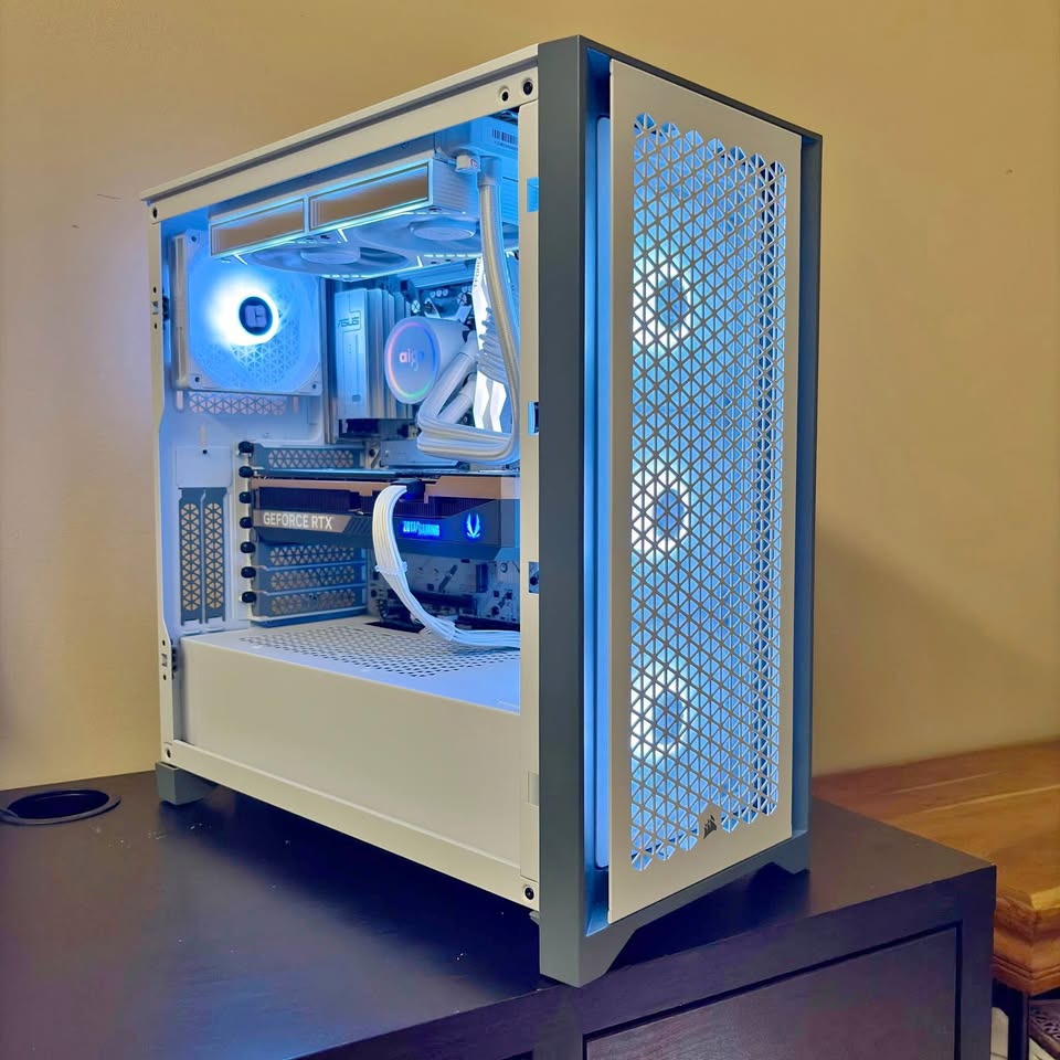 White RTX Gaming/Streaming PC - RTX 5080 + Ryzen 7 9000 1 White RTX Gaming/Streaming PC - RTX 5080 + Ryzen 7 9000
