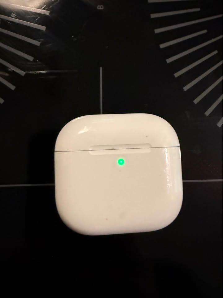 AirPods 4 with Active Noise Cancellation 3 AirPods 4 with Active Noise Cancellation