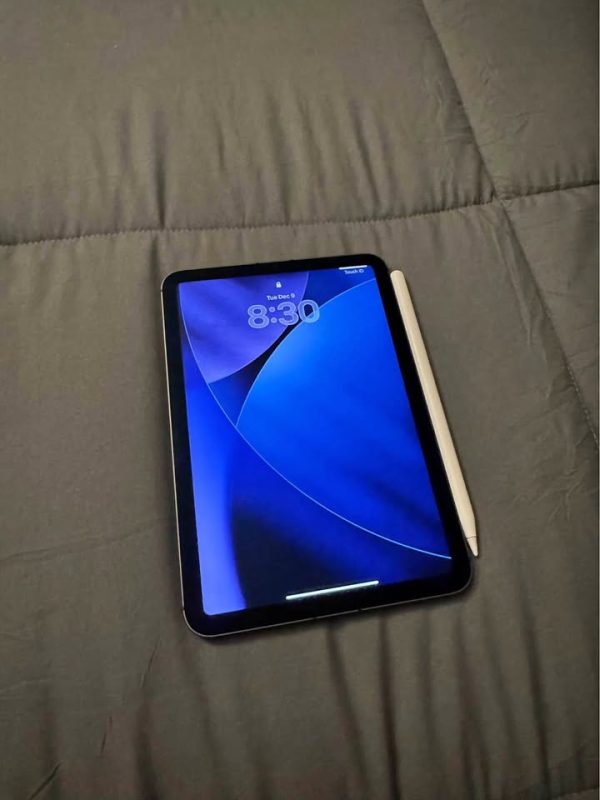 ·iPad Mini 6 w/ Pencil