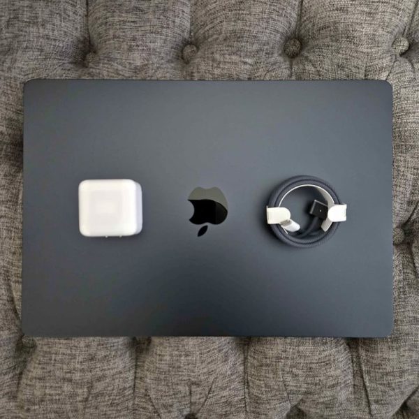 Apple MacBook Air (15-inch, M3, 2024)