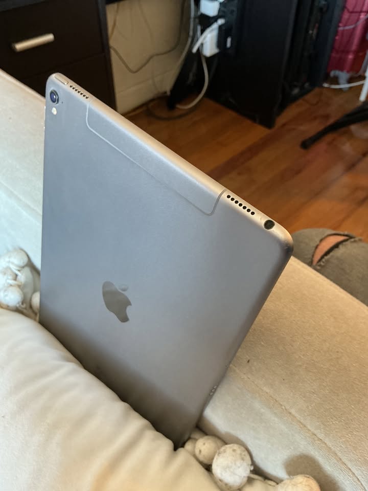 iPad Pro 9.7" 2 iPad Pro 9.7"