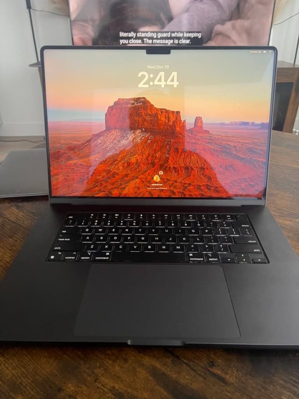 16-inch M4 MacBook Pro (48GB RAM / M4 Pro) - Space Black LIKE NEW - 100% Battery Health