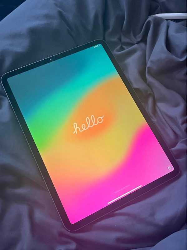 iPad Pro 11 inch 128gb 2nd generation, with Apple Pencil and Case