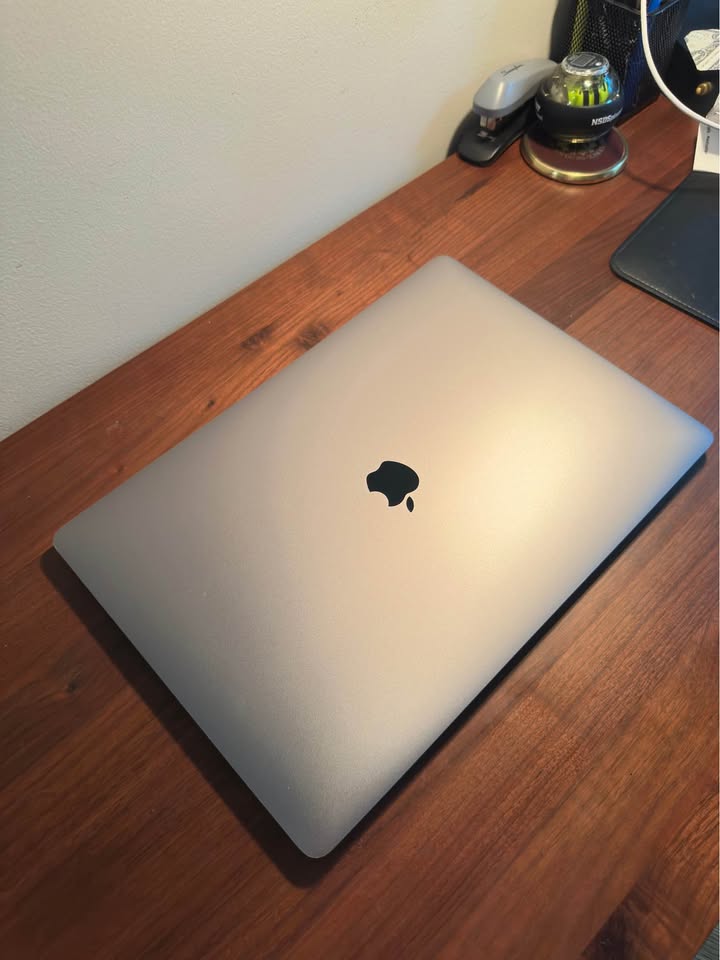 MacBook Pro 16” (2019) — i7 / 32GB RAM / 512GB SSD / AMD 5300M 2 MacBook Pro 16” (2019) — i7 / 32GB RAM / 512GB SSD / AMD 5300M