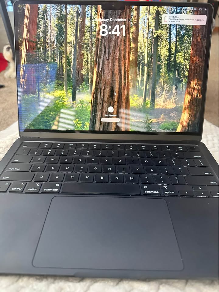 Apple MacBook Air 13 inch Laptop 1 Apple MacBook Air 13 inch Laptop