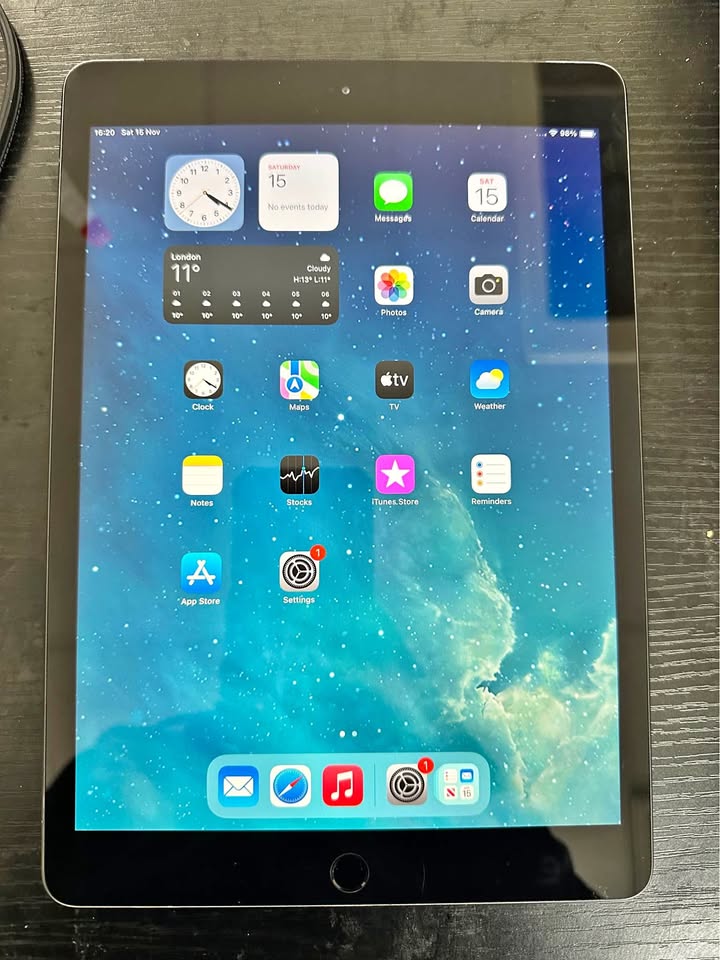 iPad 6 Unlocked LTE & WiFi 32gb Great Condition 3 iPad 6 Unlocked LTE & WiFi 32gb Great Condition