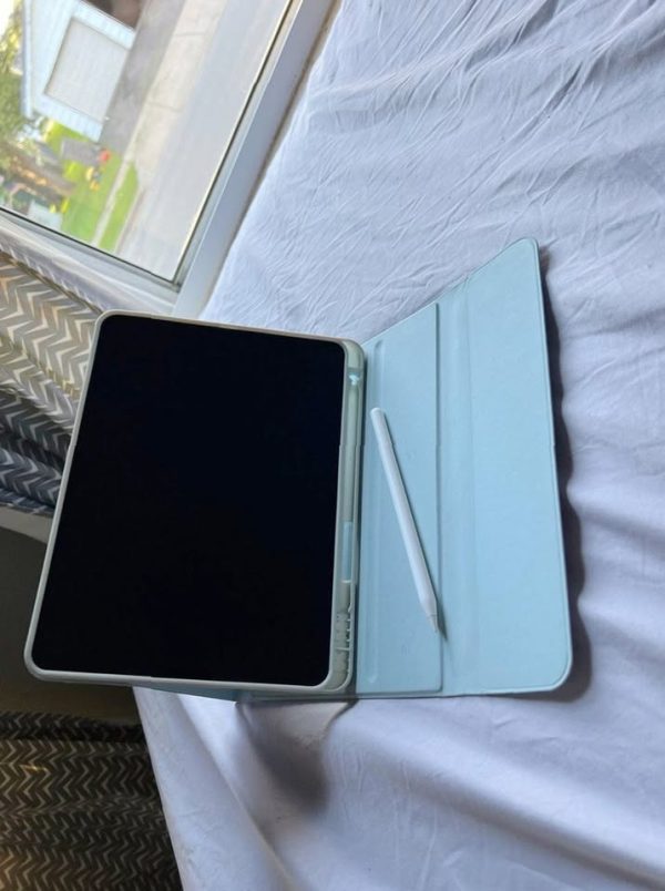 Apple iPad Pro 3rd Generation 2L22