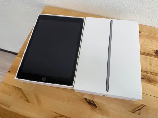 Apple iPad 9th Gen / WiFi+Cellular model