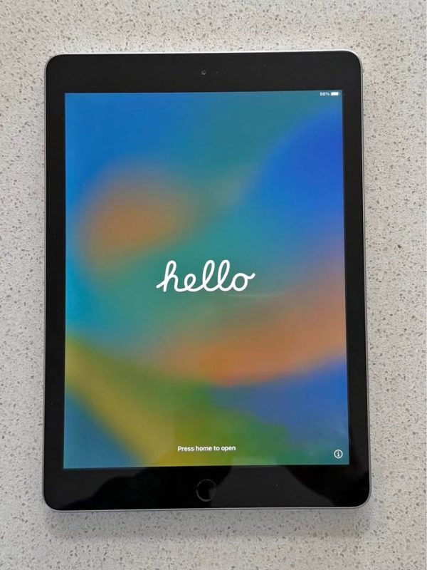 iPad 5th Generation 32G 11 inch Silver Gray