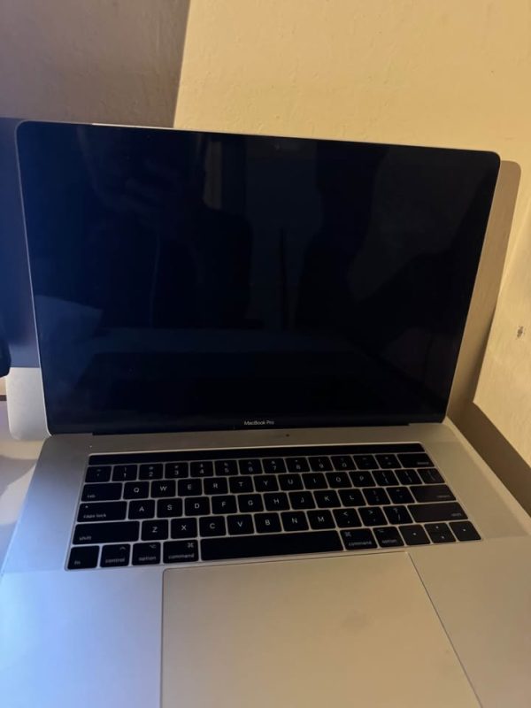 Two MacBook pros run perfectly no problems