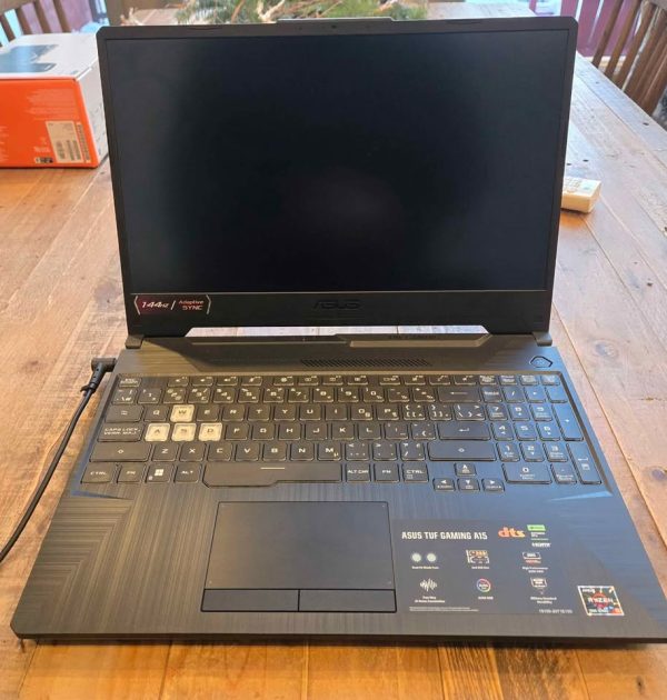 ASUS TUF Gaming A15 Laptop – Excellent Condition! Comes with 2 Xbox Controllers