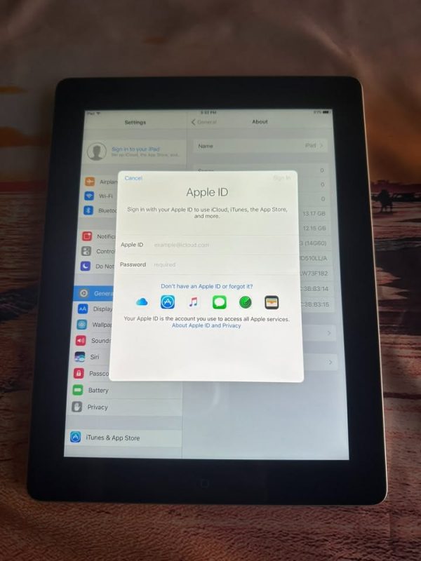 iPad First Gen Tablet 16GB - 9.7 inch