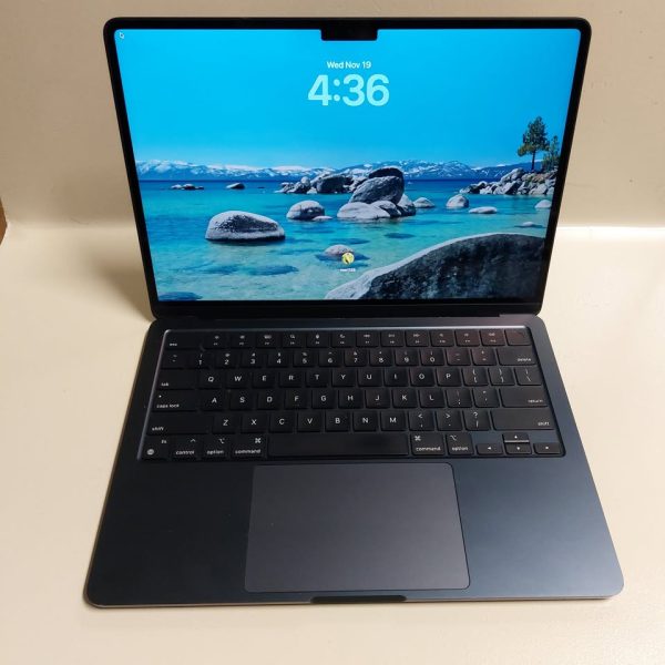 2022 MacBook Air Laptop M2 8Gb 256GB Midnight Blue 13" Pre-owned READ