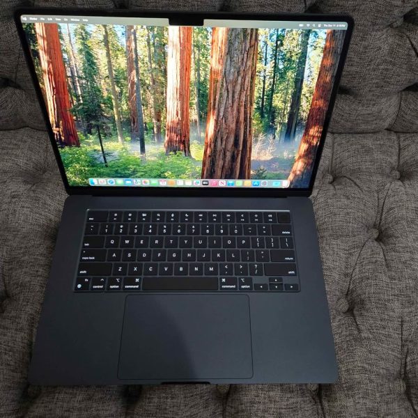 Apple MacBook Air (15-inch, M3, 2024)