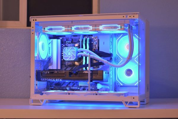 Gaming PC: Ryzen 5 7600X + RTX 5070 12GB + 32GB DDR5 6000mhz + 1tb NVME SSD