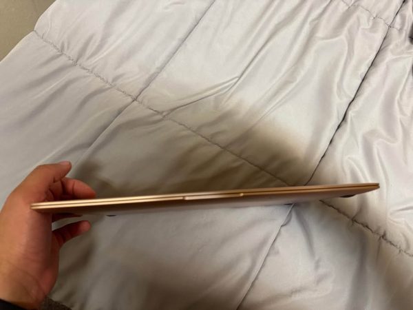 MacBook Air in Gold (Retina, 13-inch, 2019)